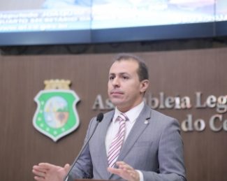 Joaquim Noronha ressalta lei de sua autoria que proíbe a cobrança por consumo mínimo