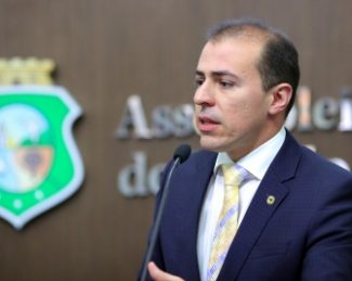 Joaquim Noronha se solidariza com o deputado federal Adail Carneiro